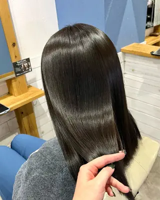 ミディアム 橋本 桂のヘアスタイル