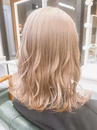 セミロング カラー ヘアアレンジ 𝐑𝐈𝐍𝐊𝐀 🐷🖤のヘアスタイル