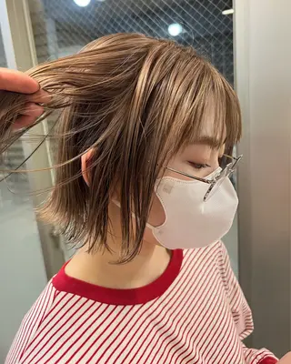 ミディアム ブリーチ/ウルフ ハッシュカット/石山のヘアスタイル