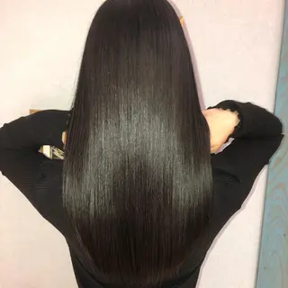 ロング 髪質改善　縮毛の達人 矢井由真のヘアスタイル