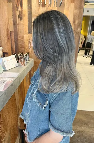 ロング カラー EARTH AOBADAIのヘアスタイル