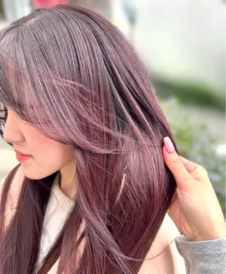 カラー 炭屋 波音のヘアスタイル