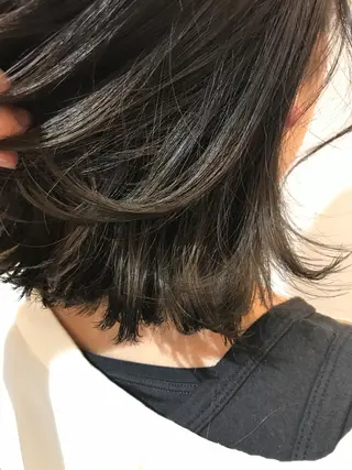 ミディアム カラー 入江 志穂のヘアスタイル