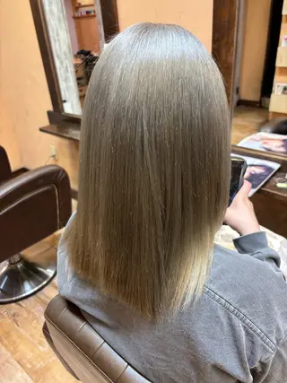 セミロング カラー ブリーチカラー🎀 Himariのヘアスタイル