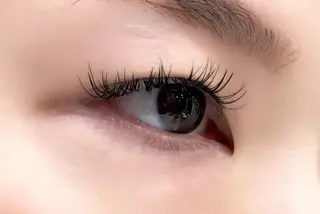 マツエク・マツパ 岡田詩織 MODE Ks松原店のヘアスタイル