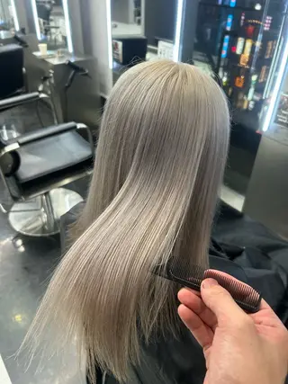 カラー 艶髪ハイトーン /RYUUKI/栄のヘアスタイル