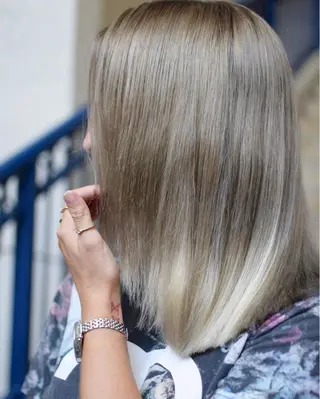 セミロング カラー 小顔ショートヘア♪ TAKUMIのヘアスタイル