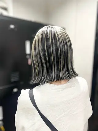 ミディアム _White所属・ＳＨＩ ＺＵのヘアスタイル