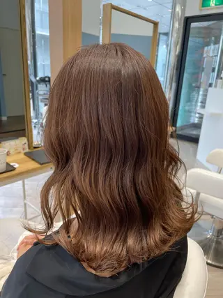 セミロング 亀山 由里菜のヘアスタイル