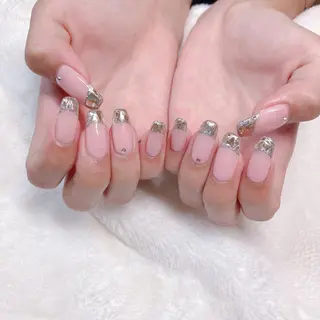 ネイル 根津 綾子のネイルデザイン