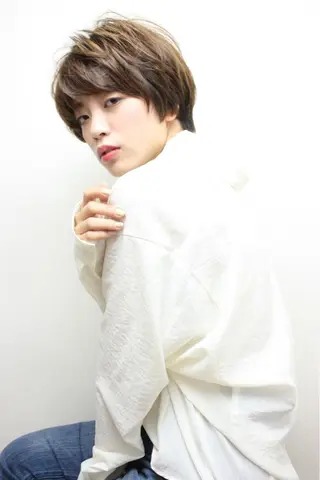 ショート カラー マツオカ ケンシロウのヘアスタイル