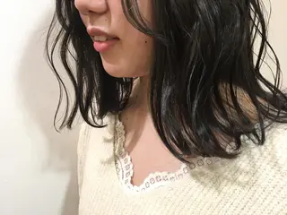 ミディアム カラー 丸山 亜加理のヘアスタイル