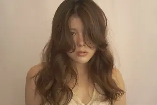 セミロング カラー ヘアアレンジ TIECHEL所属・韓国ナチュラル・ ベージュ/落合夏希のヘアスタイル