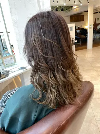 セミロング カラー あしかが ゆいとのヘアスタイル