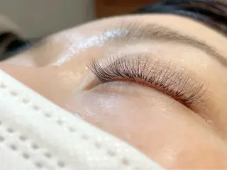 マツエク・マツパ まつげと眉毛の専門店 auliiのマツエク・マツパデザイン