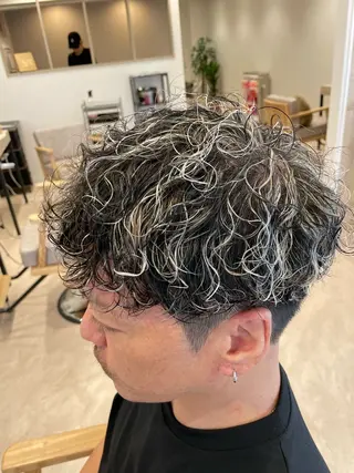 ショート カラー パーマ メンズ Cast by leap所属・YU KIのヘアスタイル