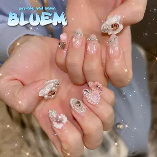 ネイル BLUEM なな🐶のネイルデザイン