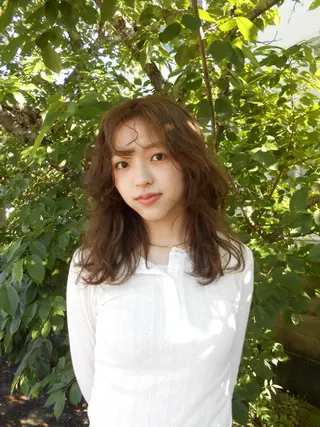 セミロング パーマ 安藤 ましろのヘアスタイル