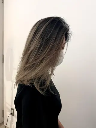 セミロング カラー ブリーチカラー🌈 石垣翔太のヘアスタイル