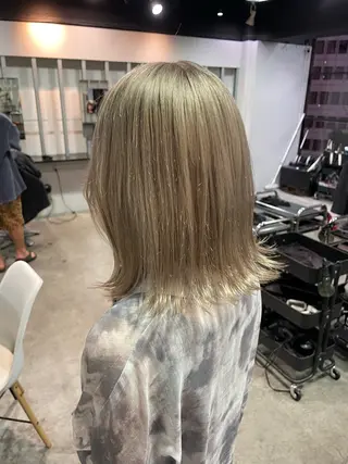 ミディアム カラー ヘアアレンジ 艶髪ハイトーン 💎yuuki💎のヘアスタイル