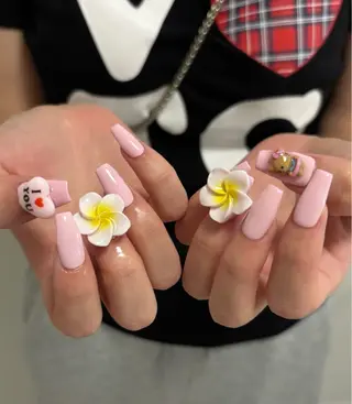ネイル BERA NAILSのネイルデザイン