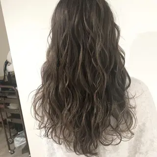 ロング タカハシ ユウキのヘアスタイル