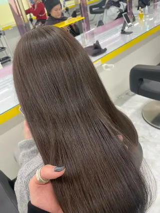 セミロング カラー ヘアアレンジ ☁️縮毛矯正✖️ 透明感☁️りくのヘアスタイル