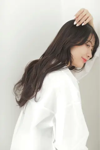 ロング カラー 中井 一葉のヘアスタイル