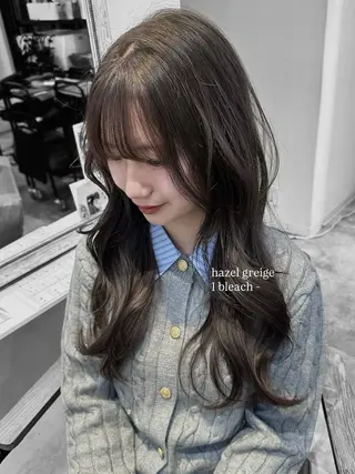 ロング カラー ura/デザイン/ ハイトーン/個性派のヘアスタイル