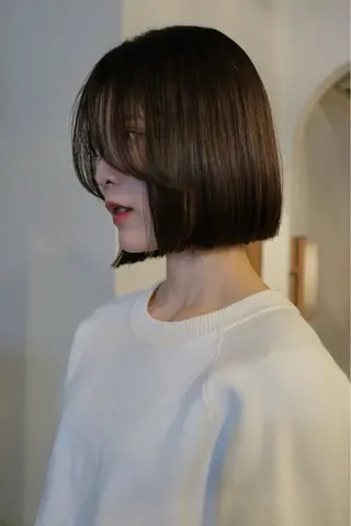 ショート ウシロダ メグミのヘアスタイル