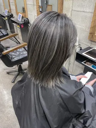 ショート 山影✨バレイヤージュ ハイライト✨メンズ◎のヘアスタイル