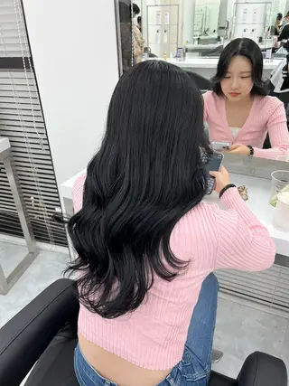 ロング カラー ヘアアレンジ 艶髪ハイトーン🫧 Kurehaのヘアスタイル