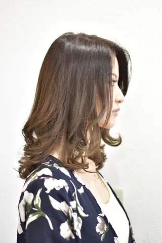 ロング カラー 西村 ようこのヘアスタイル