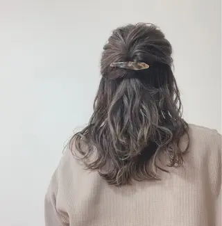 セミロング ヘアアレンジ NUMBER_ ユイナのヘアスタイル