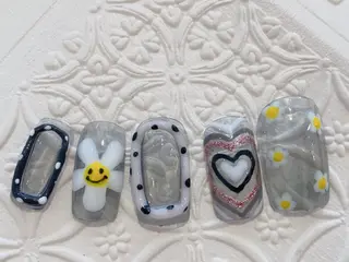 ネイル ネイル ティアラのネイルデザイン