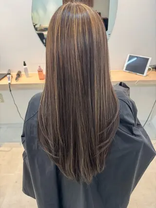 カラー soso.所属・上原 ティファニーのヘアスタイル