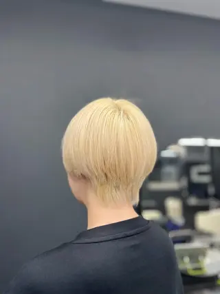 ショート カラー white.梅田所属・White梅田  ／ COCOのヘアスタイル