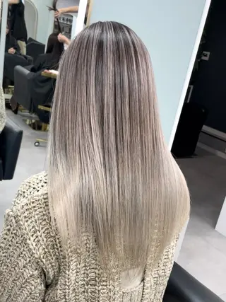 セミロング senjyu GINZA所属・バレイヤージュ/ハイ ライト/庄司鉄平のヘアスタイル