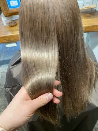 ミディアム カラー ALLEN hair九条店所属・西田 莉緒のヘアスタイル