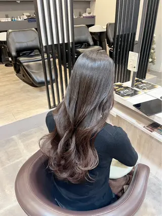 ロング 平瀬 胡桃のヘアスタイル