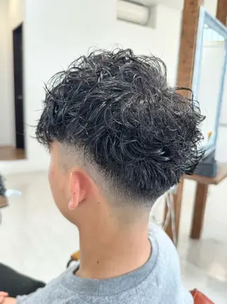 ショート パーマ メンズ Salon de Qualia(サロンドクオリア)所属・杉下　涼/ハイトーン /髪質改善/パーマのヘアスタイル