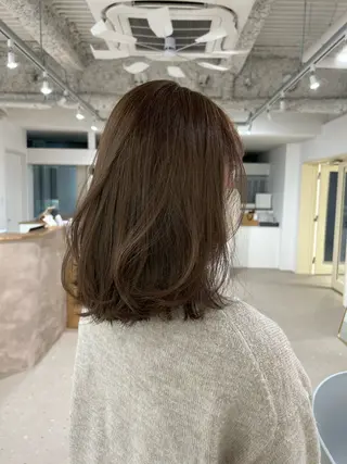 ミディアム 小西 瑞穂のヘアスタイル