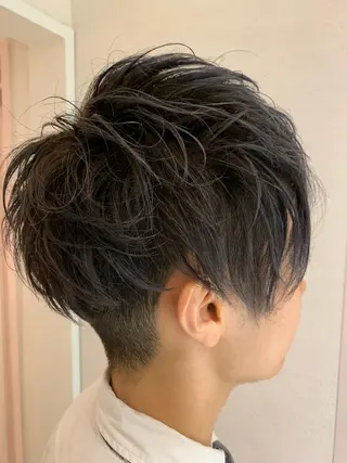 ショート カラー パーマ メンズ ネイル マツエク・マツパ レイヤー＆カラー 人気美容師倉崎涼のヘアスタイル