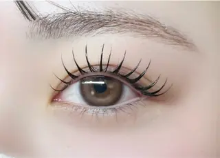 マツエク・マツパ ENNE LASH&BLOW所属・早坂 彩のマツエク・マツパデザイン