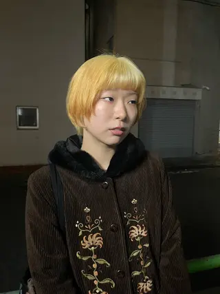 ショート カラー リカ/ハイトーン ・オリーブ🍀のヘアスタイル