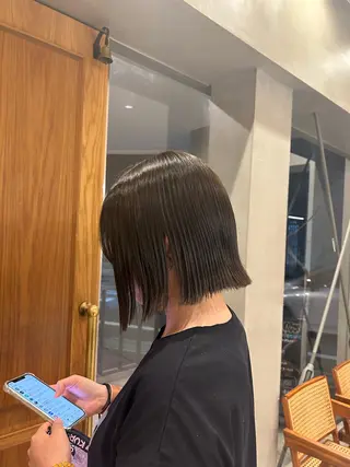 ミディアム AILERON 持倉のヘアスタイル