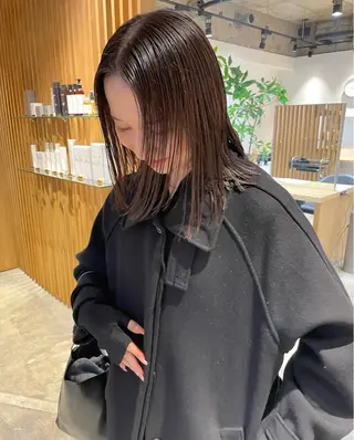ミディアム 𝗿 𝗶 𝗶 ／ナチュラルカラーのヘアスタイル