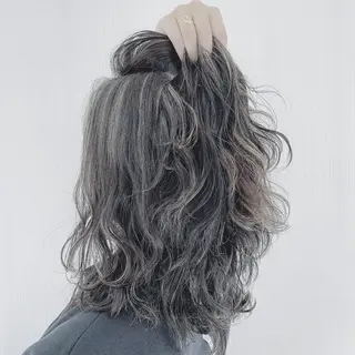 セミロング カラー oshare tom (スタイリスト)所属・人気🌻《髪質改善》 平井 綾乃のヘアスタイル