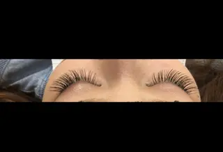 マツエク・マツパ arimo hair&eyelash所属・arimo アイリスト右原のマツエク・マツパデザイン