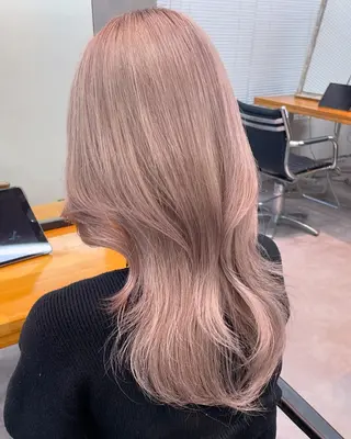 セミロング カラー 🌸柔らかハイトーン 🧃Shionのヘアスタイル